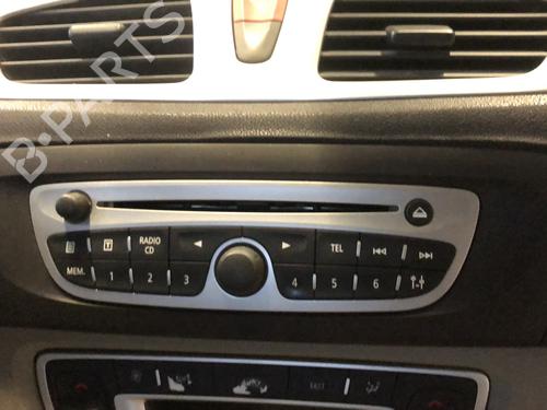 Used Radio Radio 35913568 35913568