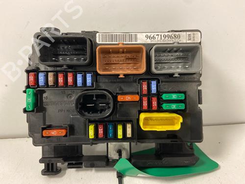 Fuse box CITROËN C3 II (SC_) 1.4 HDi 70 (SC8HZC, SC8HR0, SC8HP4) | BP38427692E1 - Image 2