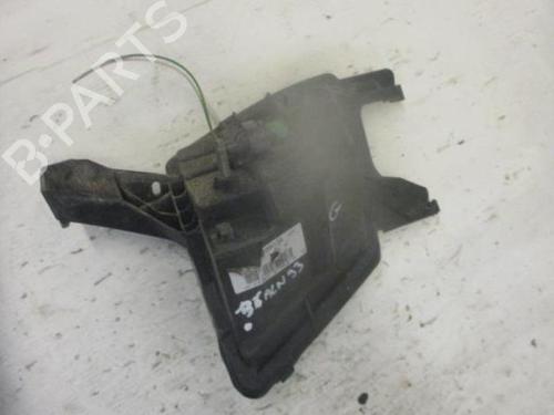 Used Left front fog light Left front fog light PEUGEOT 407 (6D_) 2.2 (6D3FZE, 6D3FZH) (158 hp) 33571929 33571929
