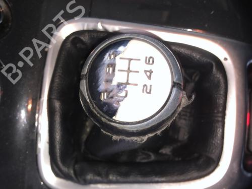 Used Gear lever Gear lever PEUGEOT 5008 (0U_, 0E_) 1.6 HDi (112 hp) 35913507 35913507