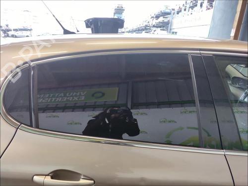 Dør rude højre bagtil Dør rude højre bagtil PEUGEOT 208 I (CA_, CC_) 1.6 HDi (92 hp) 33586169 33586169