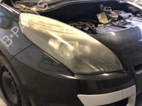 Used Right headlight Right headlight RENAULT SCÉNIC III (JZ0/1_) 1.9 dCi (JZ0J, JZ1J, JZ1K, JZ1S) (131 hp) 33599681 33599681