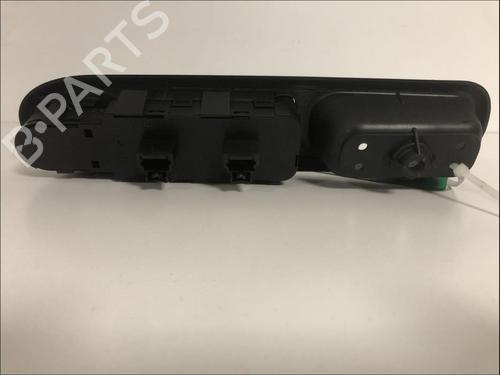 Left front window switch PEUGEOT 407 (6D_) 2.0 HDi 135 (6DRHRH, 6DRHRE, 6DRHRG, 6DRHRJ) | BP33580934I27 - Image 2