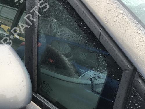 front-right-quarter-glass-opel-meriva-b-mpv-s10-2010-2011-2012-2013-2014-2015-2016-2017-35914555 main image