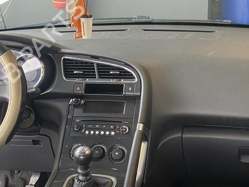 Cruscotto Cruscotto PEUGEOT 3008 I MPV (0U_) 1.6 HDi (112 hp) 36684601 36684601
