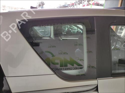 rear-right-quarter-glass-peugeot-1007-km_-2005-35908589 main image
