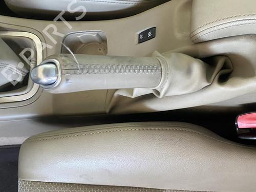 hand-brake-renault-megane-iii-hatchback-bz01_-b3_-2008-36287524 main image