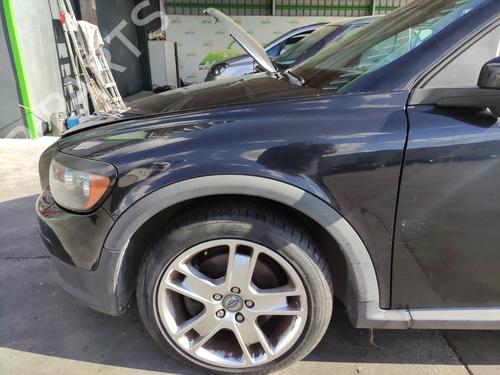 Guarda-lamas esquerdo Guarda-lamas esquerdo VOLVO C30 (533) D5 (180 hp) 35910635 35910635