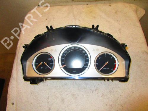Used Instrument cluster Instrument cluster MERCEDES-BENZ C-CLASS (W204) [2007-2015] 33572061 33572061