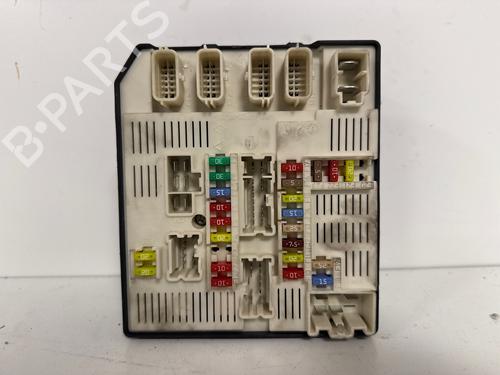fuse-box-renault-megane-iii-hatchback-bz01_-b3_-2008-37255311 main image