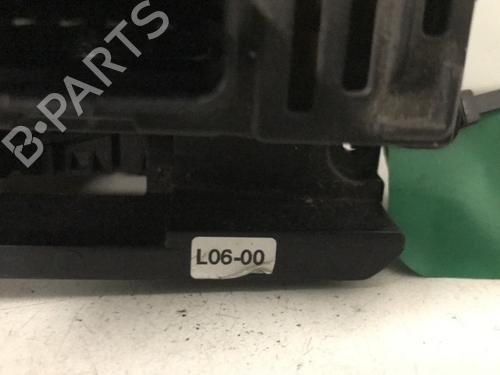 Used Fuse box Fuse box PEUGEOT 607 (9D, 9U) 2.0 HDi (107 hp) 33602637 33602637