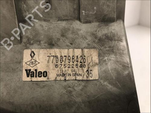 Used Right headlight Right headlight RENAULT CLIO I (B/C57_, 5/357_) 1.8 (95 hp) 33583267 33583267