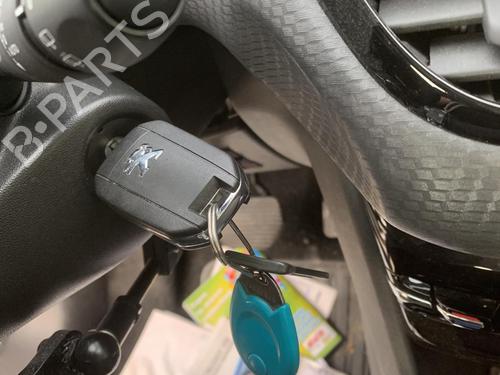 Used Ignition barrel Ignition barrel PEUGEOT 208 I (CA_, CC_) 1.2 THP 110 (110 hp) 33990439 33990439