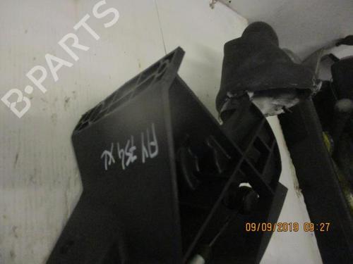 Used Gear lever Gear lever RENAULT MASTER III Van (FV) 2.3 dCi 125 FWD (FV0C, FV0D, FV0G, FV0H, FV0J, FV0K,... (125 hp) 33577474 33577474