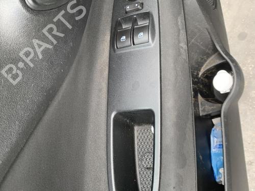 Comutador vidro frente esquerdo Comutador vidro frente esquerdo FIAT PUNTO EVO (199_) 1.3 D Multijet (84 hp) 36577862 36577862