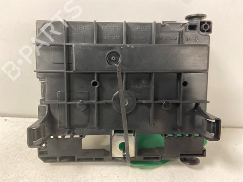 Used Fuse box Fuse box 39007103 39007103