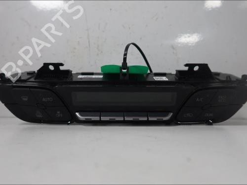 climate-control-toyota-c-hr-_x1_-2016-33575677 main image