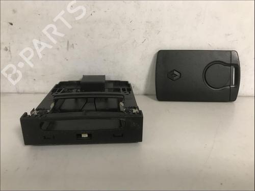 Used Card reader Card reader RENAULT SCÉNIC III (JZ0/1_) 1.5 dCi (86 hp) 33573879 33573879