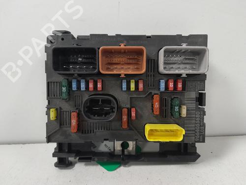 Used Fuse box Fuse box 38309181 38309181