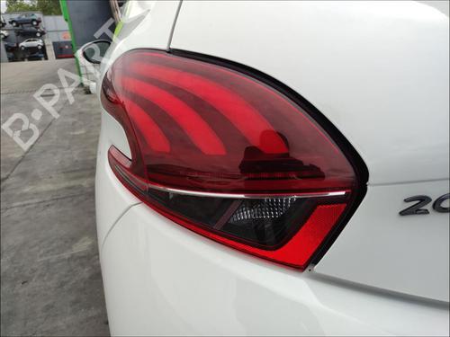 Used Left taillight Left taillight 33589401 33589401
