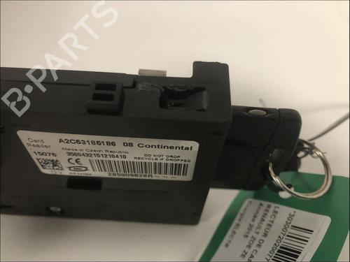 card-reader-renault-zoe-bfm_-2012-37752510 main image