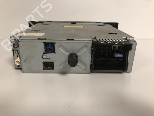 Used Radio Radio 37418431 37418431