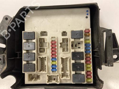 Used Fuse box Fuse box 38605156 38605156