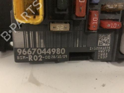 Used Fuse box Fuse box PEUGEOT 3008 I MPV (0U_) 1.6 THP (156 hp) 33595426 33595426