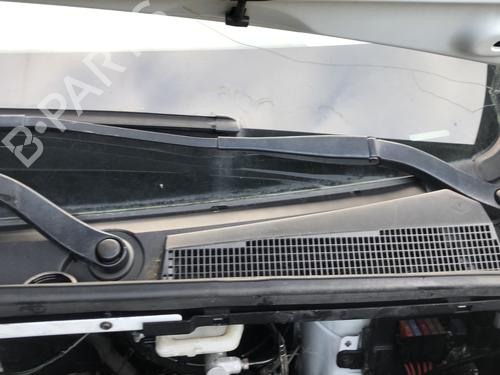 Used Front wiper motor Front wiper motor OPEL VIVARO B Van (X82) 1.6 CDTI (05) (116 hp) 33600662 33600662