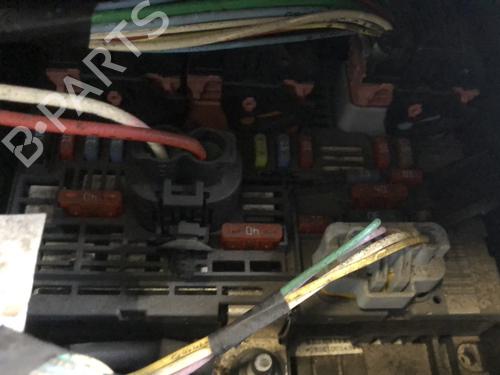 Used Fuse box Fuse box PEUGEOT 5008 (0U_, 0E_) 2.0 HDi (163 hp) 35914207 35914207