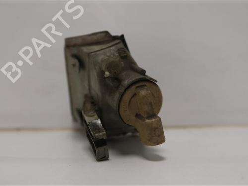 Used Right front indicator Right front indicator RENAULT CLIO I (B/C57_, 5/357_) 1.2 (B/C57R, B575, B57A) (54 hp) 33577289 33577289