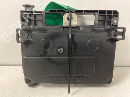 Used Fuse box Fuse box 39007098 39007098