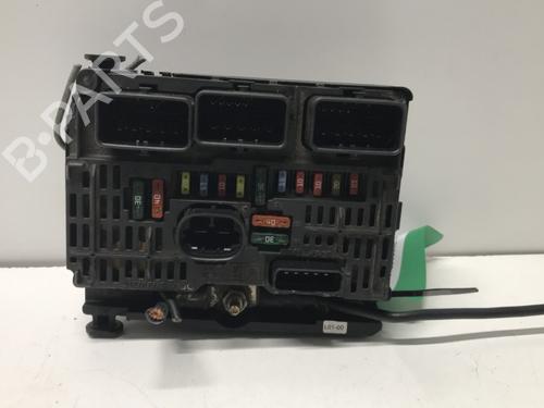 Used Fuse box Fuse box PEUGEOT 407 (6D_) 2.0 HDi 135 (6DRHRH, 6DRHRE, 6DRHRG, 6DRHRJ) (136 hp) 33599588 33599588