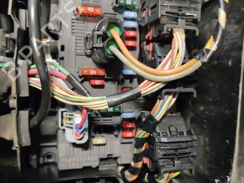 Used Fuse box Fuse box PEUGEOT 1007 (KM_) 1.6 16V (109 hp) 35911382 35911382
