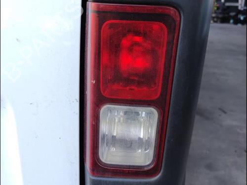 Used Rear bumper right light Rear bumper right light RENAULT TRAFIC III Van (FG_) 1.6 dCi 90 (FGME) (90 hp) 33589660 33589660