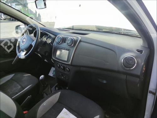 dashboard-dacia-sandero-ii-2012-33587442 main image