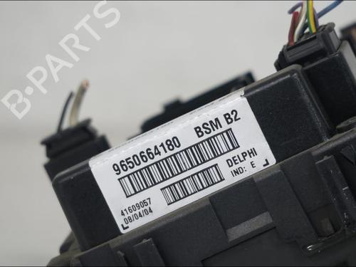 Used Fuse box Fuse box PEUGEOT 307 (3A/C) 1.4 16V (88 hp) 33573736 33573736