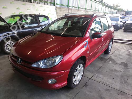 Used Left front steering knuckle Left front steering knuckle PEUGEOT 206 SW (2E/K) 1.4 16V (88 hp) 35910458 35910458