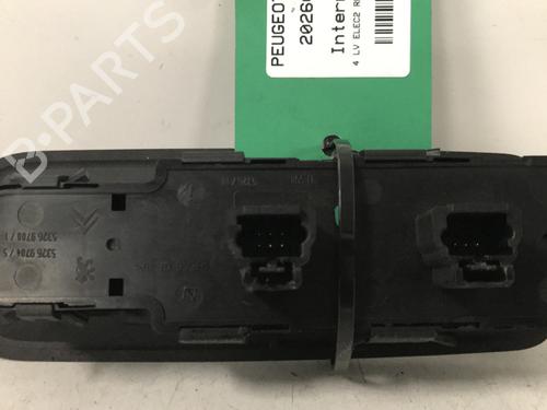 Used Left front window switch Left front window switch PEUGEOT 807 (EB_) 2.0 HDi (107 hp) 33948217 33948217