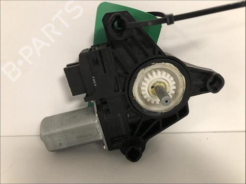 Used Right rear window motor Right rear window motor MERCEDES-BENZ A-CLASS (W176) A 180 CDI / d (176.012) (109 hp) 33587424 33587424