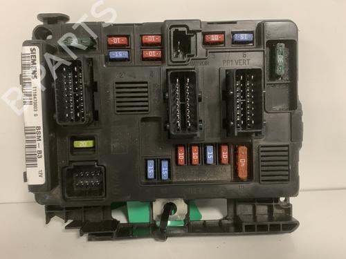 Used Fuse box Fuse box 33593025 33593025