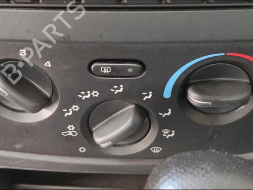 AC-Styringsenhed/Manøvreenhed AC-Styringsenhed/Manøvreenhed JEEP CHEROKEE (KJ) 2.8 CRD 4x4 (150 hp) 36575956 36575956