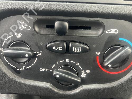 climate-control-peugeot-206-2l_-2m_-2009-2010-2011-2012-2013-33604375 main image