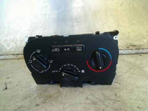 Used Climate control Climate control PEUGEOT 307 (3A/C) 1.4 (75 hp) 34671924 34671924