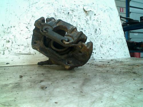 Used Left front brake caliper Left front brake caliper BMW 5 (E34) 525 tds (143 hp) 34650327 34650327