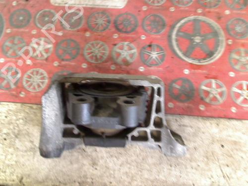 Used Engine mount Engine mount VOLVO S40 II (544) 2.0 D (136 hp) 34662019 34662019