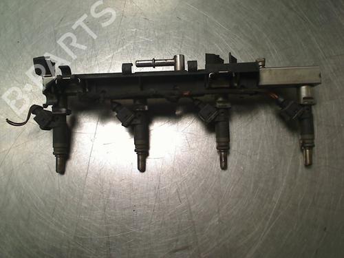 Used Injection rail Injection rail BMW 3 Touring (E46) 318 i (143 hp) 34688860 34688860