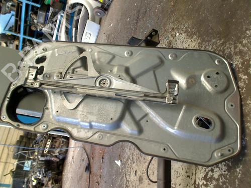 Used Front left window mechanism Front left window mechanism FORD FOCUS II (DA_, HCP, DP) 1.6 (100 hp) 34672539 34672539