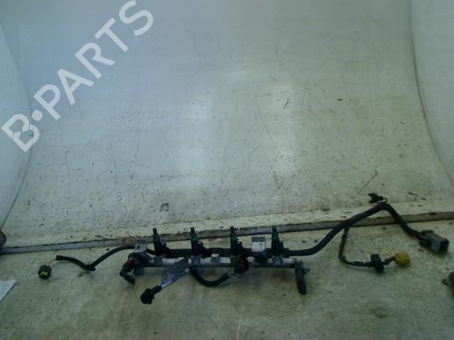 injection-rail-ford-focus-i-turnier-dnw-1999-2000-2001-2002-2003-2004-2005-2006-2007-34671562 main image