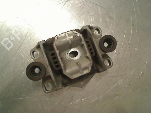 Used Engine mount Engine mount FORD MONDEO III Turnier (BWY) 2.0 16V (146 hp) 34676982 34676982